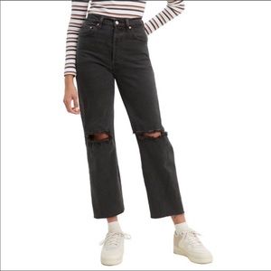 🆕 Levi’s Ribcage Straight Ankle Jeans Ripped Knee